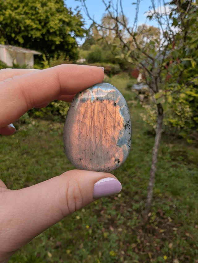 Galet LABRADORITE violette 