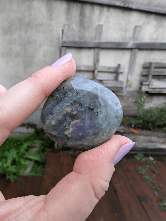 Galet LABRADORITE violette 